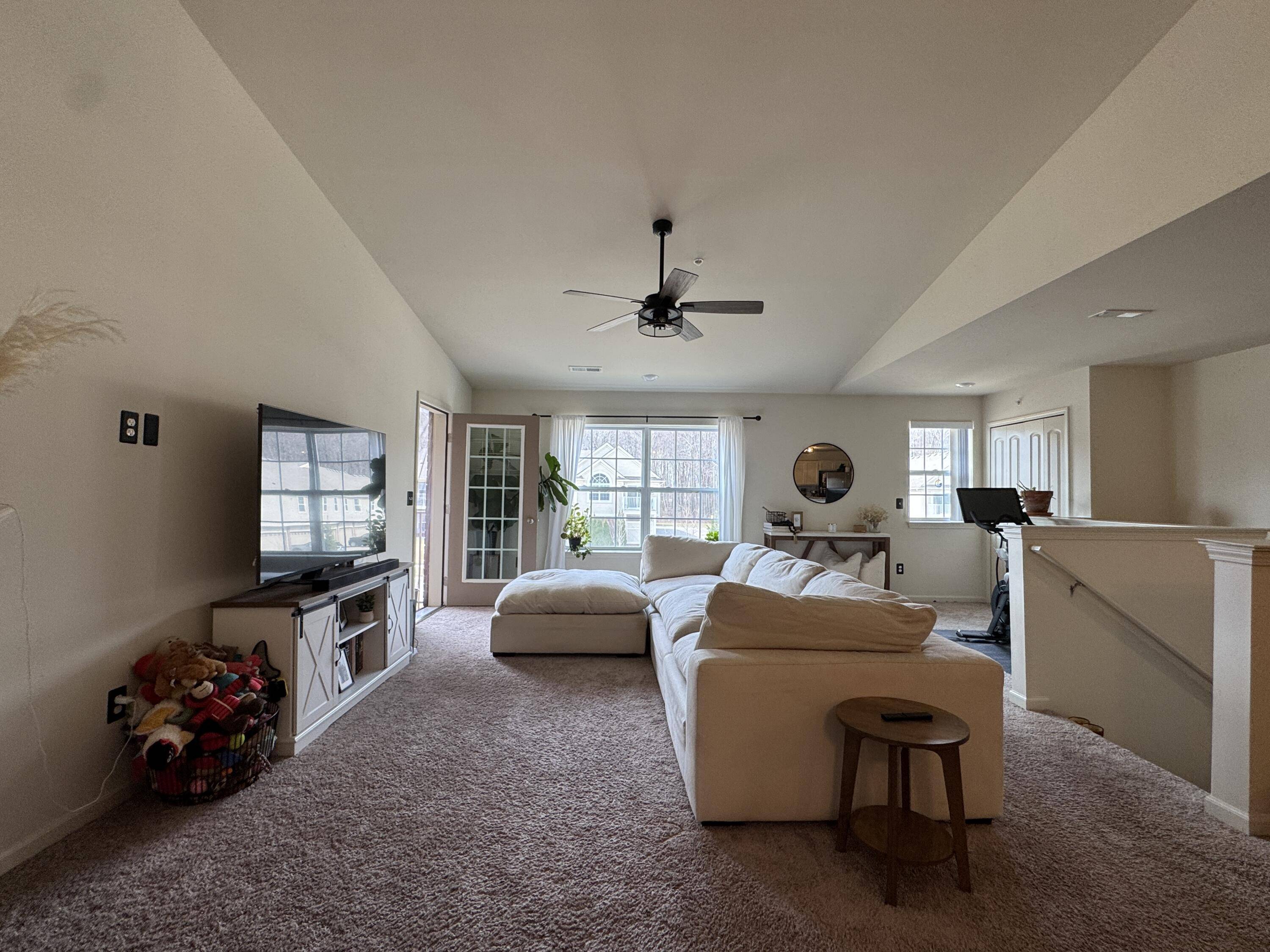 22113 Aberdeen DR, Macomb Twp, MI 48042