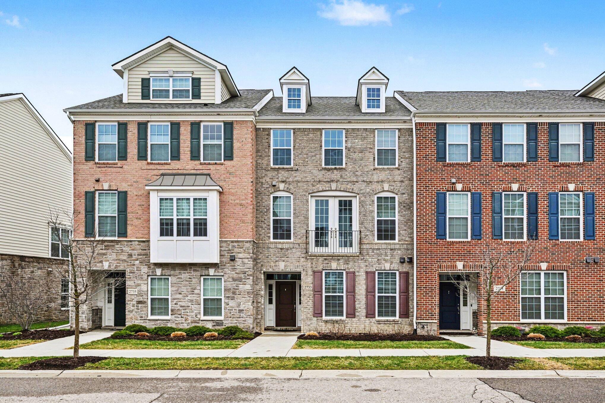 2733 S Spurway DR, Ann Arbor, MI 48105