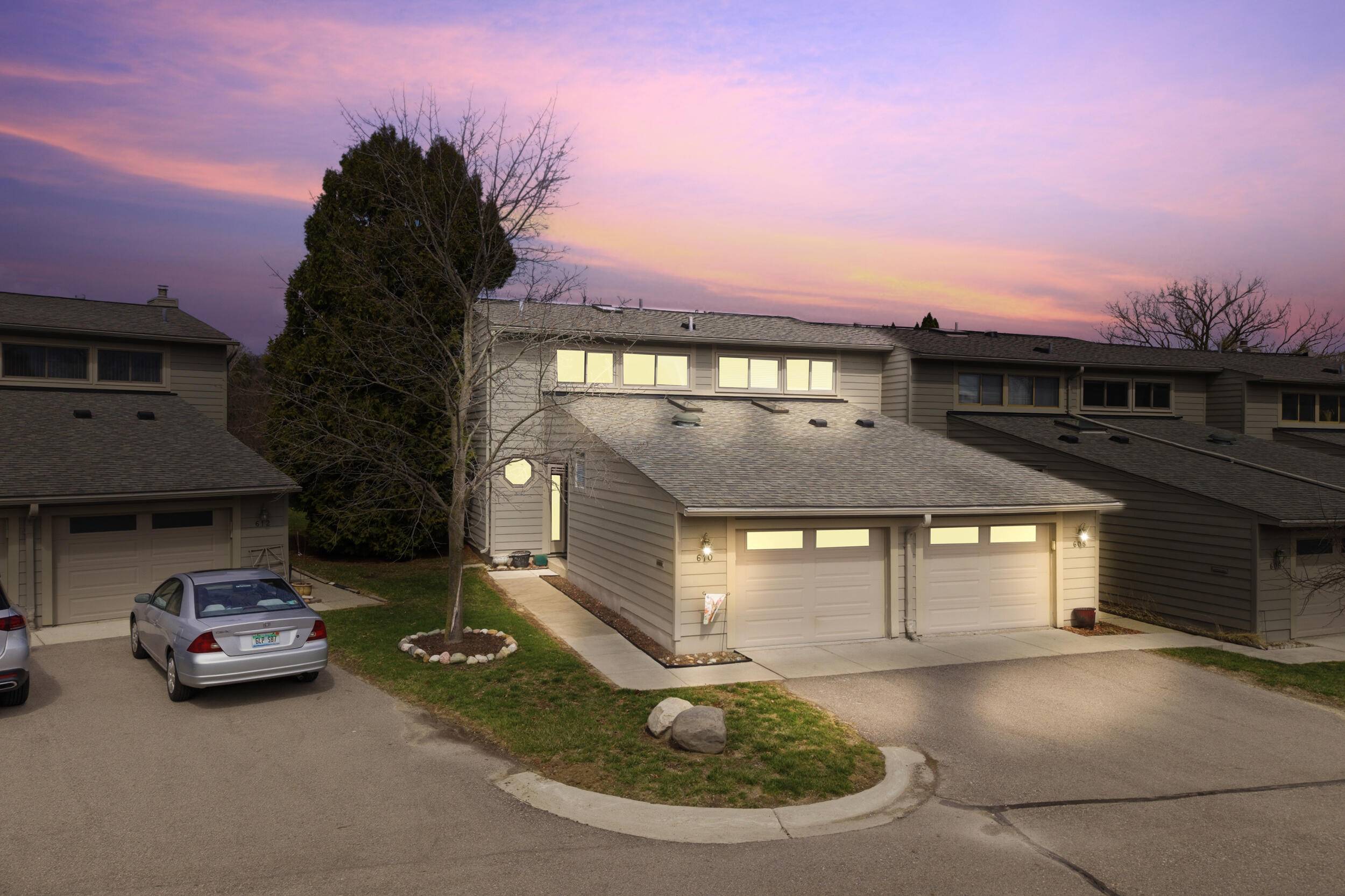 610 Peninsula CT, Annarborcity_washtenaw, MI 48105