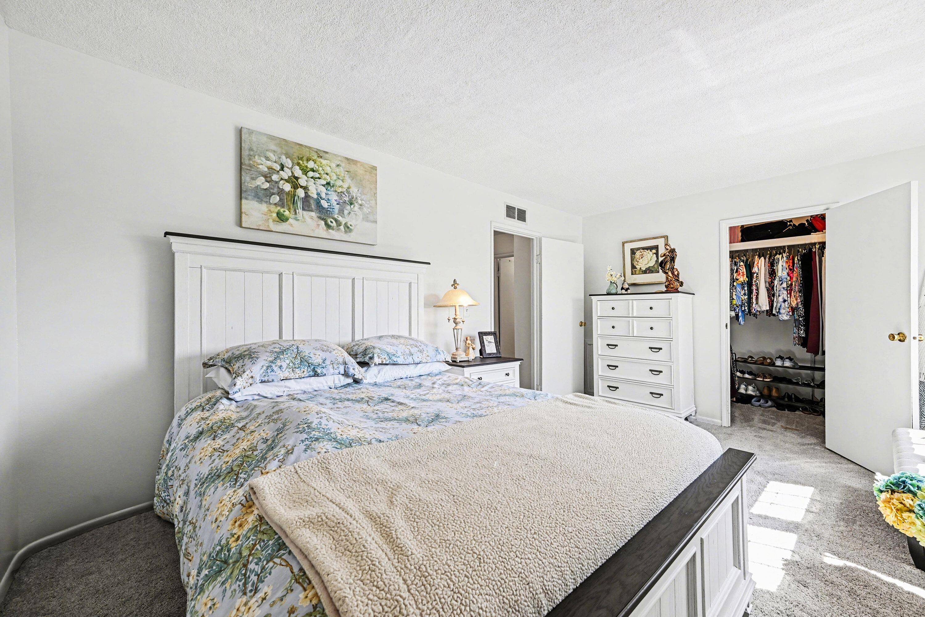 22842 Renford ST, Novi City, MI 48375