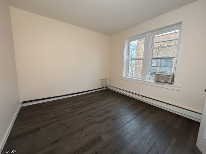 405 10Th Ave, Paterson City, NJ 07514