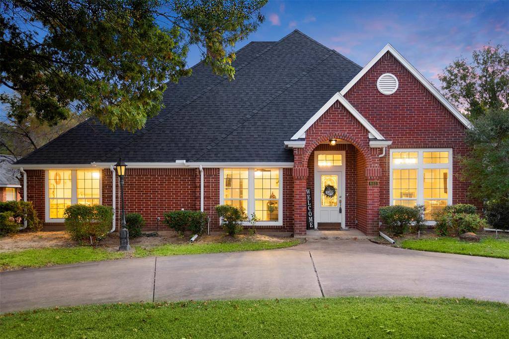 803 Williamsburg Drive, Ennis, TX 75119