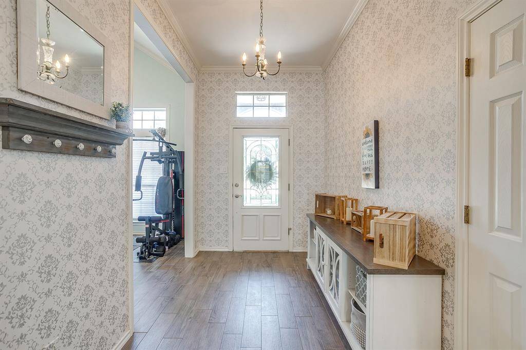 803 Williamsburg Drive, Ennis, TX 75119