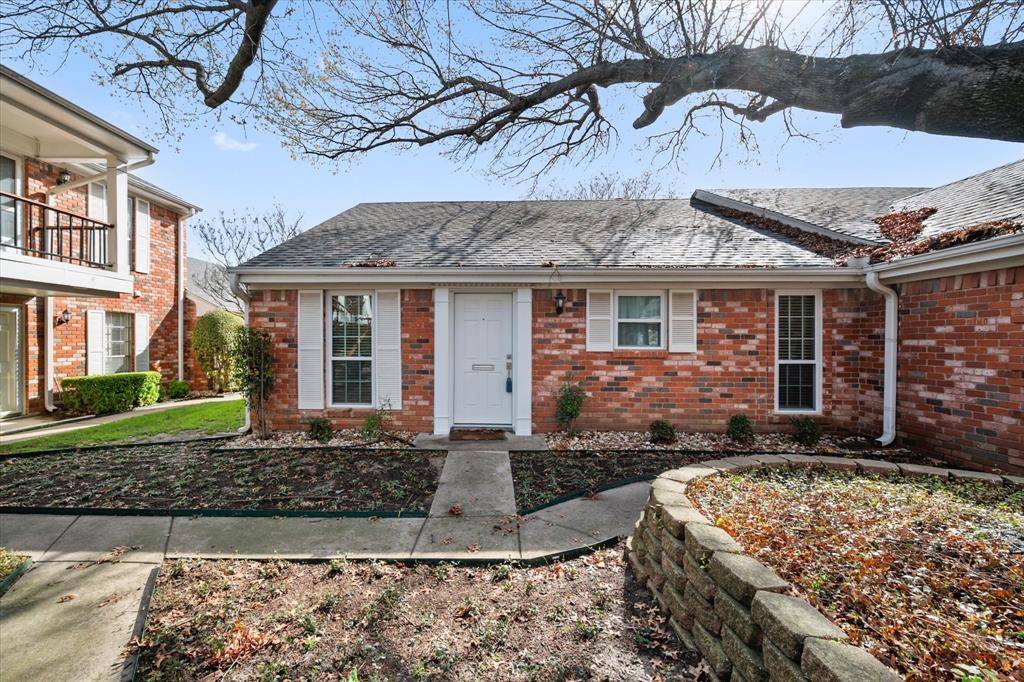 1049 Roaring Springs Road #1049, Fort Worth, TX 76114