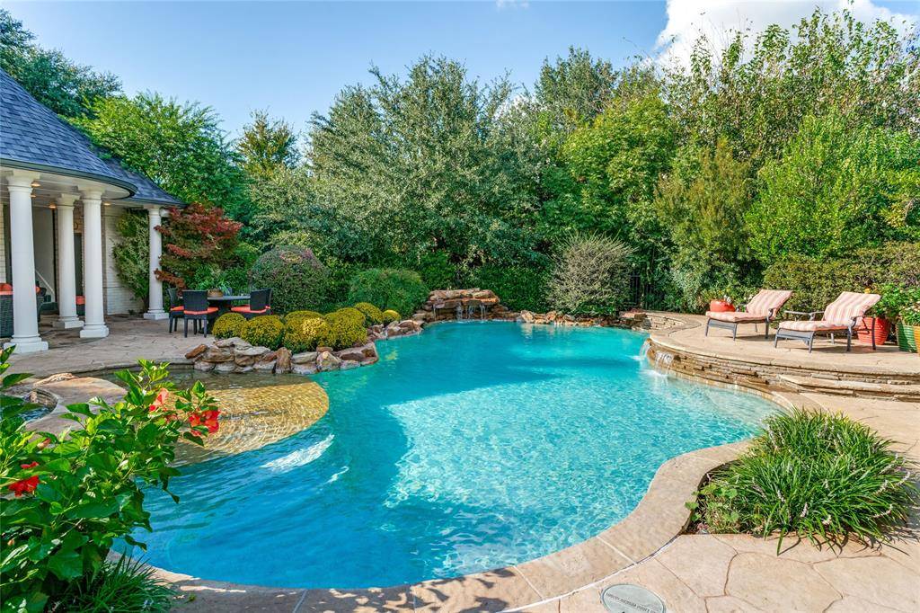 4731 N Lindhurst Avenue, Dallas, TX 75229