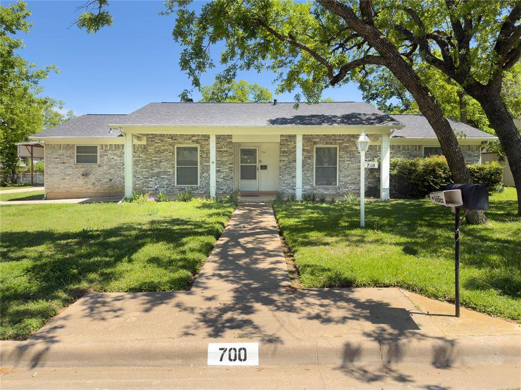 700 Austin Drive, Mineral Wells, TX 76067