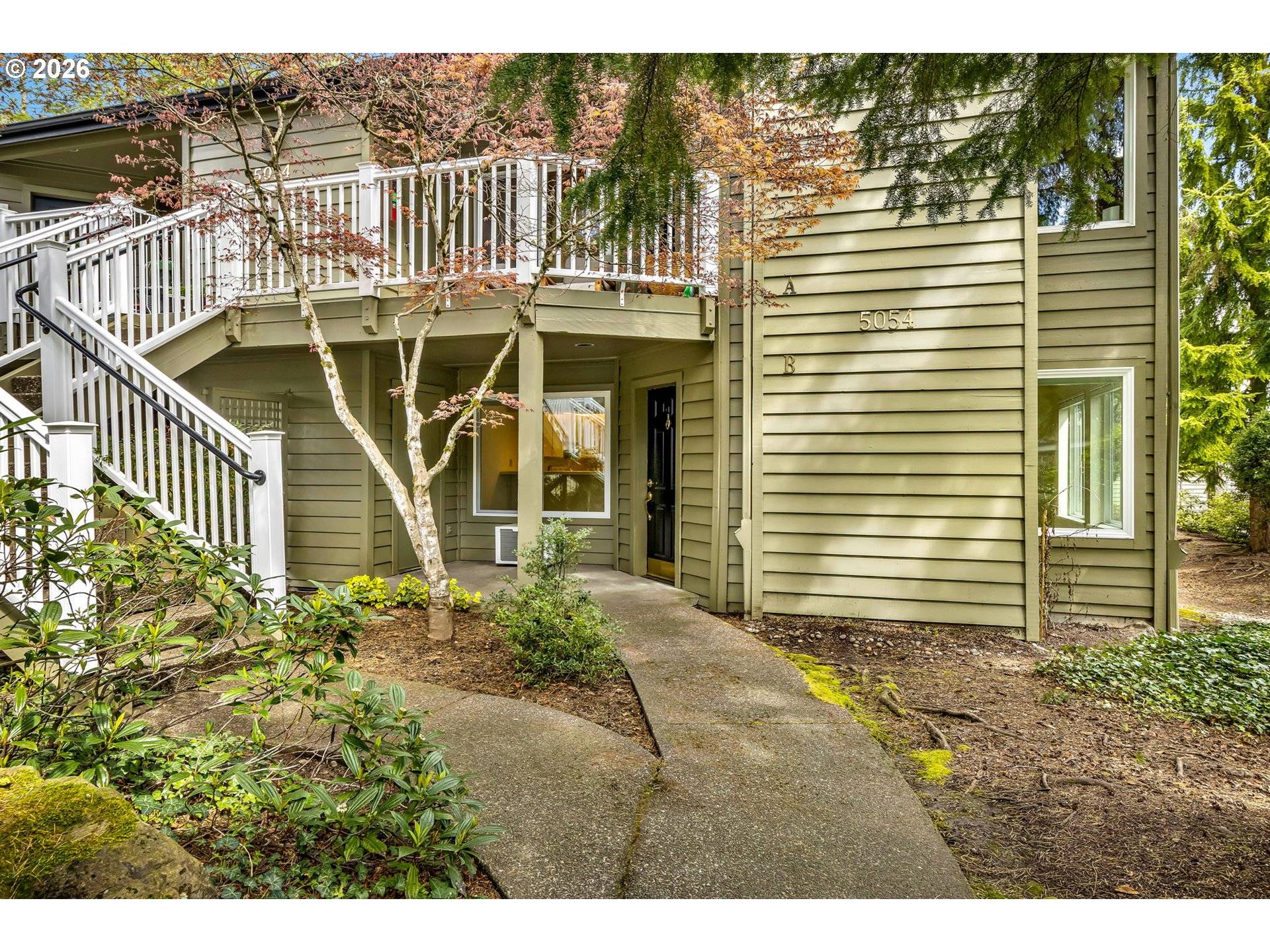 5054 FOOTHILLS DR #B, Lake Oswego, OR 97034