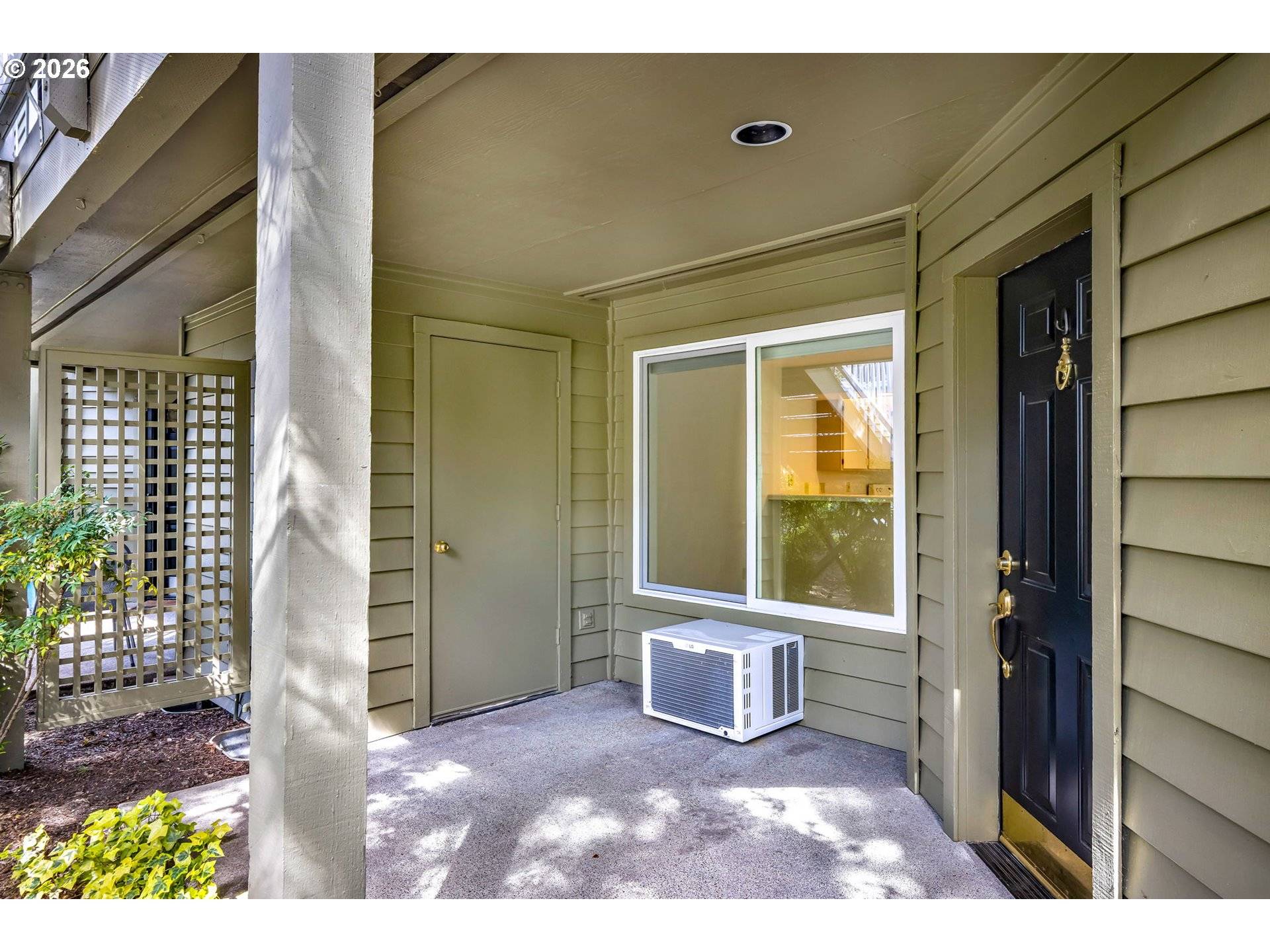 5054 FOOTHILLS DR #B, Lake Oswego, OR 97034