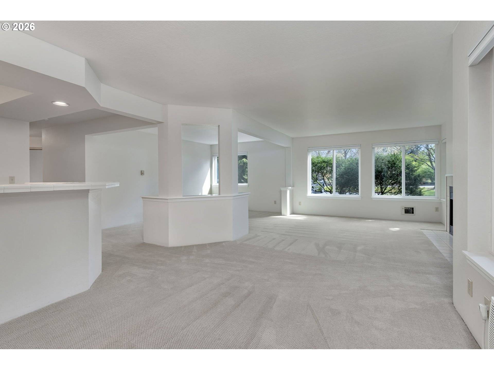 5054 FOOTHILLS DR #B, Lake Oswego, OR 97034