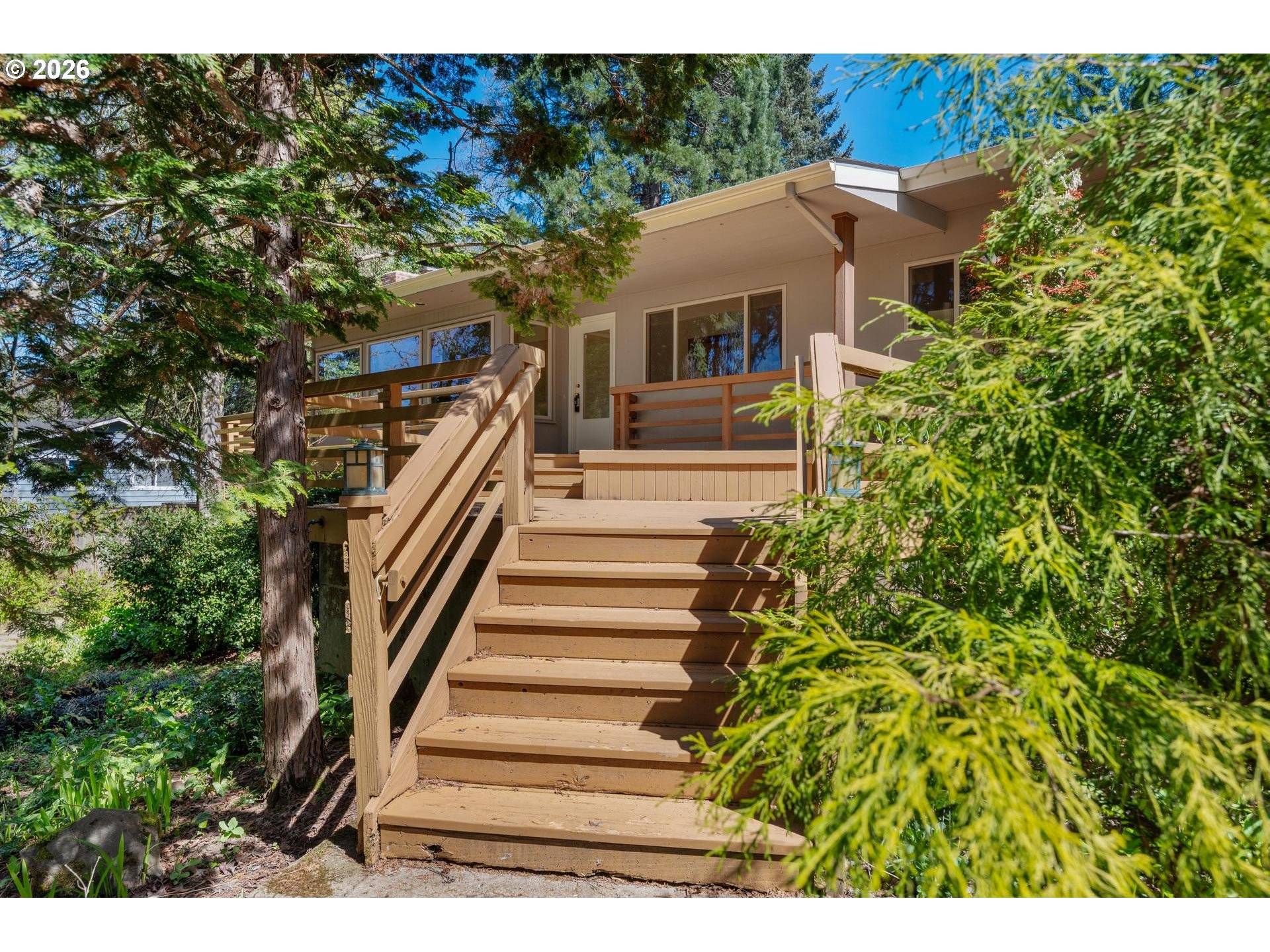 2591 GREENTREE RD, Lake Oswego, OR 97034