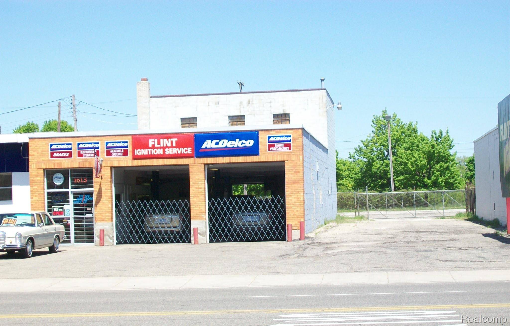 1613 S Saginaw ST, Flint, MI 48503