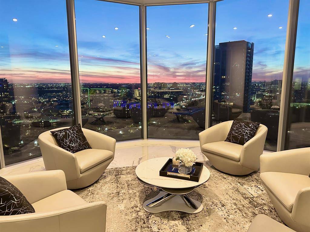 2900 Mckinnon Street #2204, Dallas, TX 75201