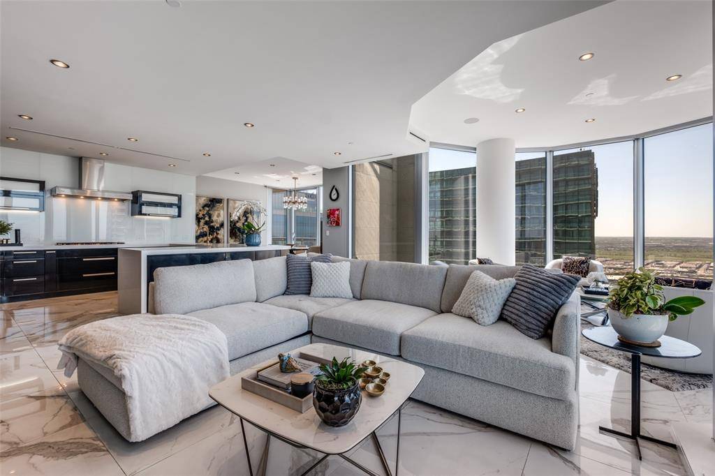 2900 Mckinnon Street #2204, Dallas, TX 75201