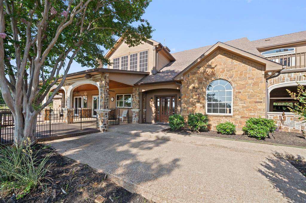 6068 NORTHVIEW Court, Aubrey, TX 76227