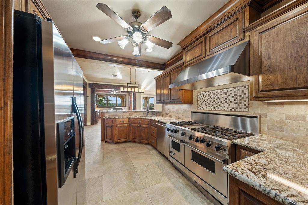 6068 NORTHVIEW Court, Aubrey, TX 76227