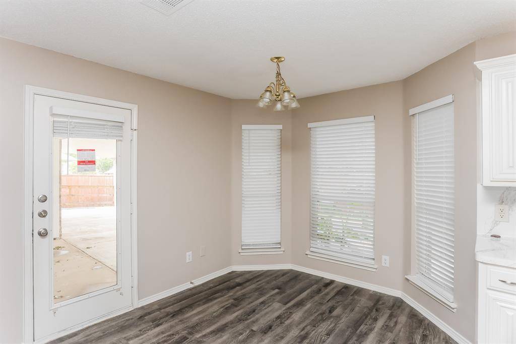 346 Mesquite Hill Drive, Arlington, TX 76002