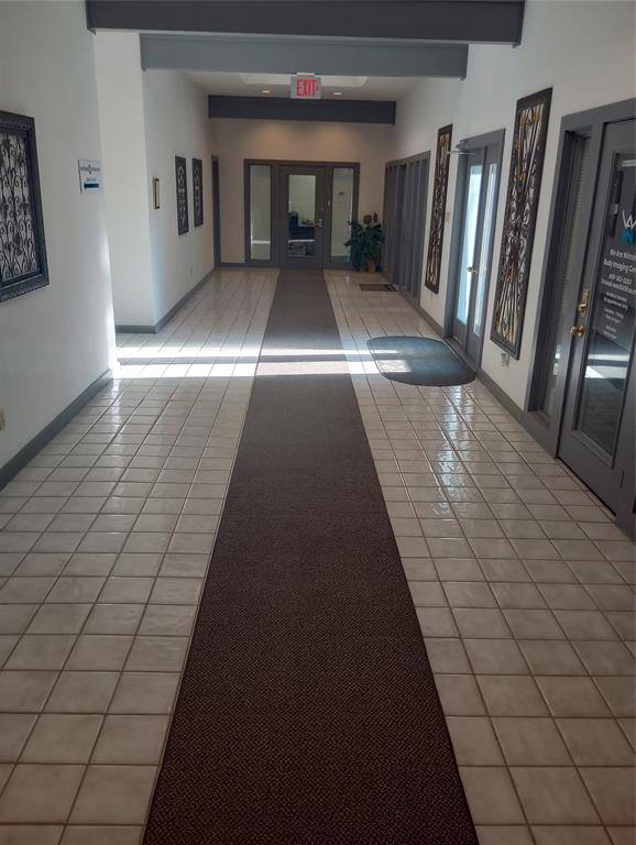 2900 W Park Row Drive, Pantego, TX 76013