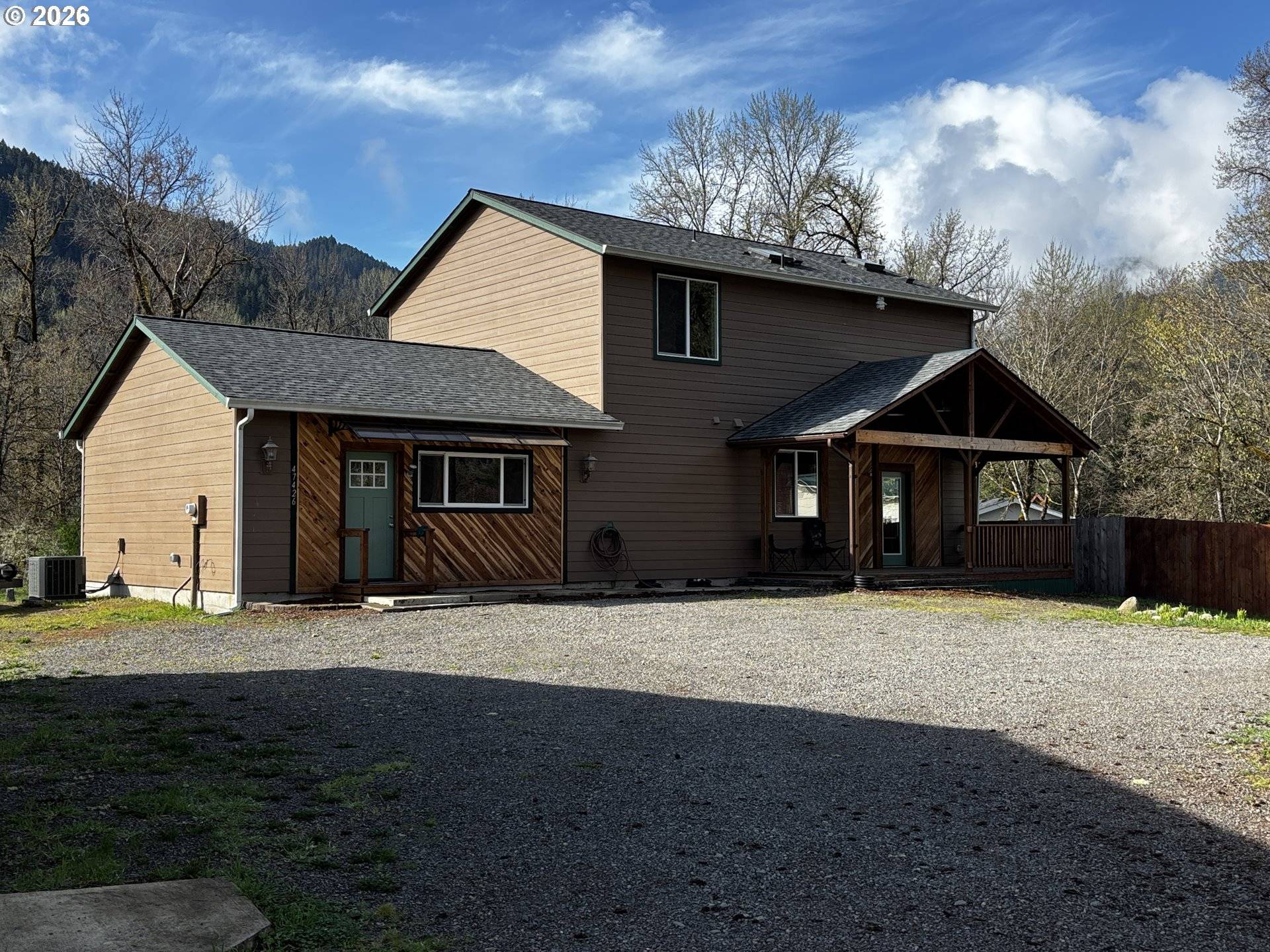 47426 School ST, Oakridge, OR 97463