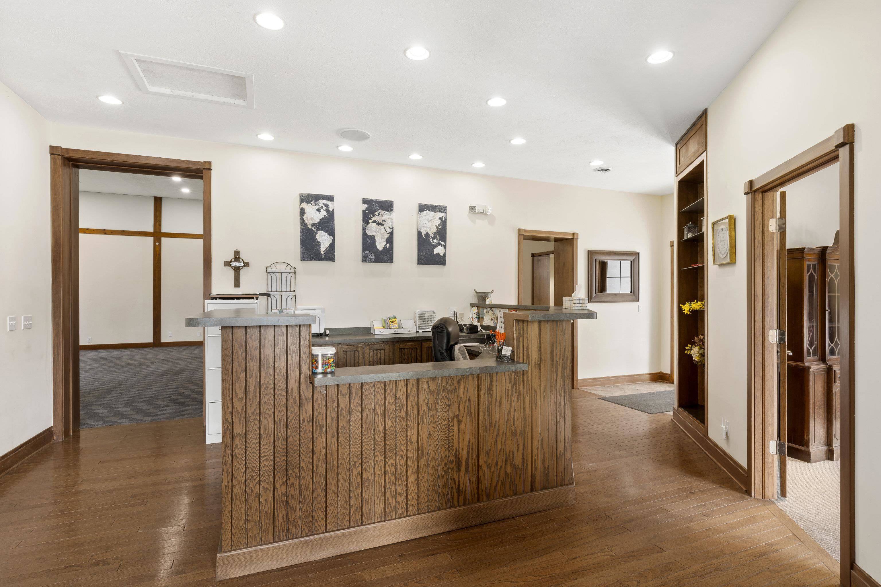 734 Beulah HWY, Benzonia Twp, MI 49635