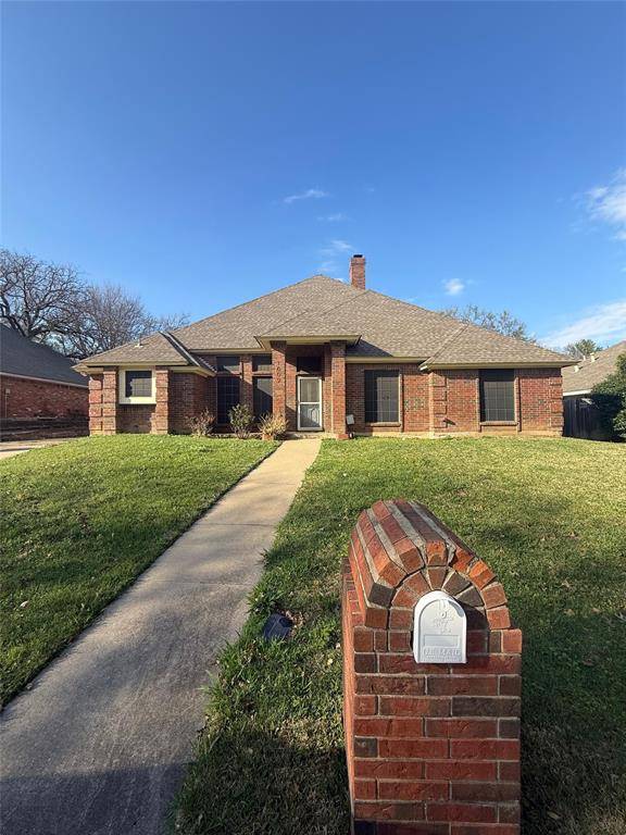 1009 Village Wood Court, Arlington, TX 76012