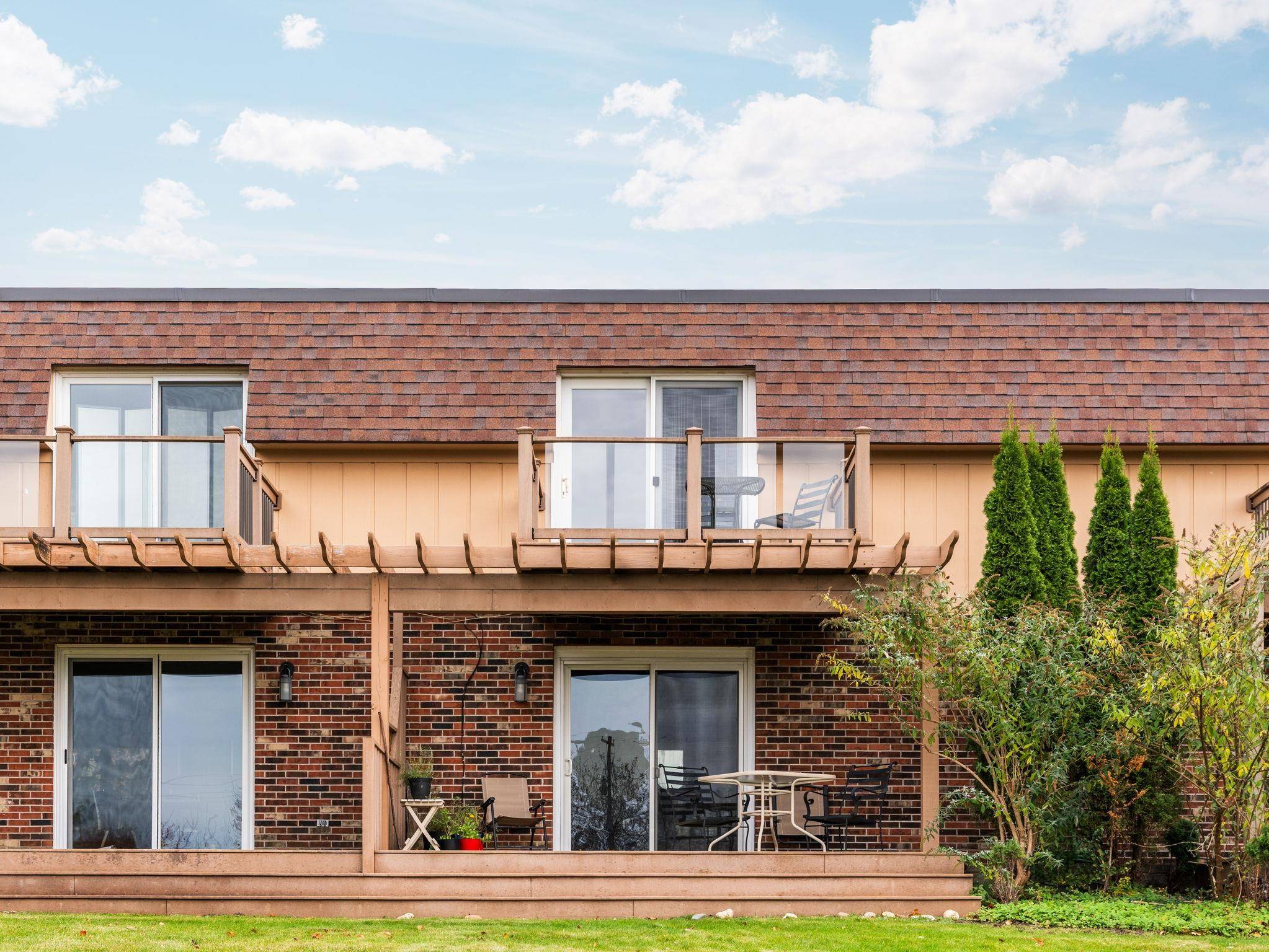 246 Peninsula HLS, Peninsula Twp, MI 49686