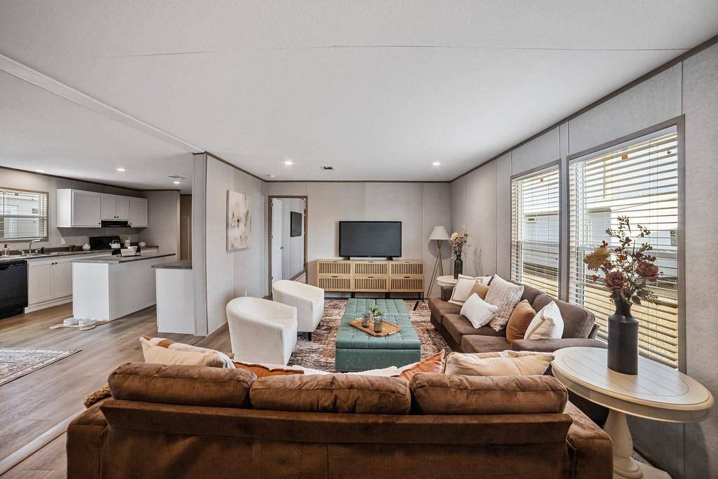 2004 Buffet Way, Poolville, TX 76487