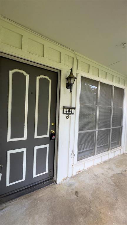 404 Hollyhill Ln, Lane #404, Denton, TX 76205