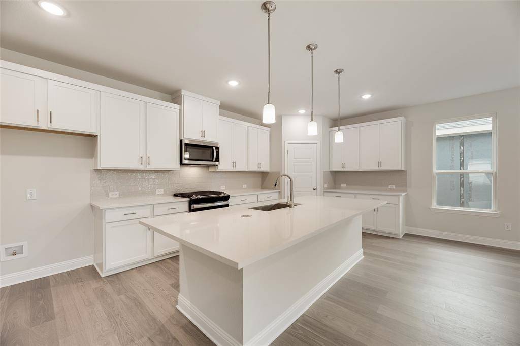 1025 Canoe Way, Crowley, TX 76036