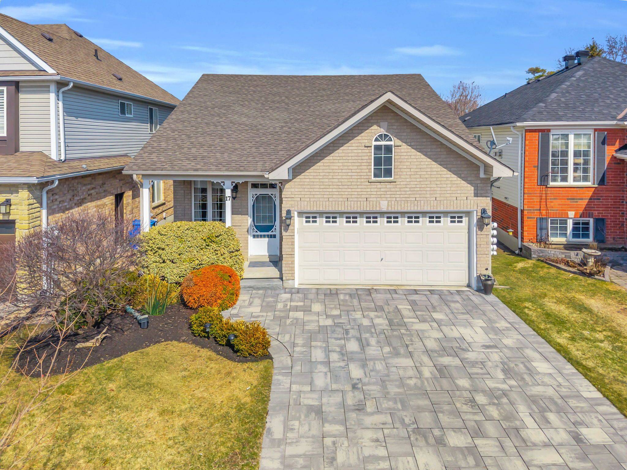 17 Marchant CIR, King, ON L0G 1T0