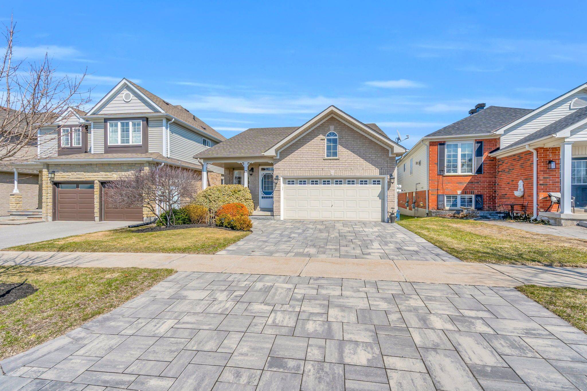 17 Marchant CIR, King, ON L0G 1T0