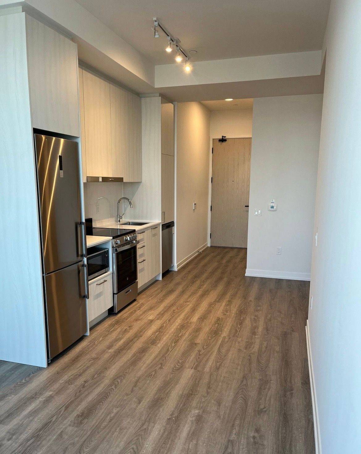 195 Commerce ST #103, Vaughan, ON L4K 0P9