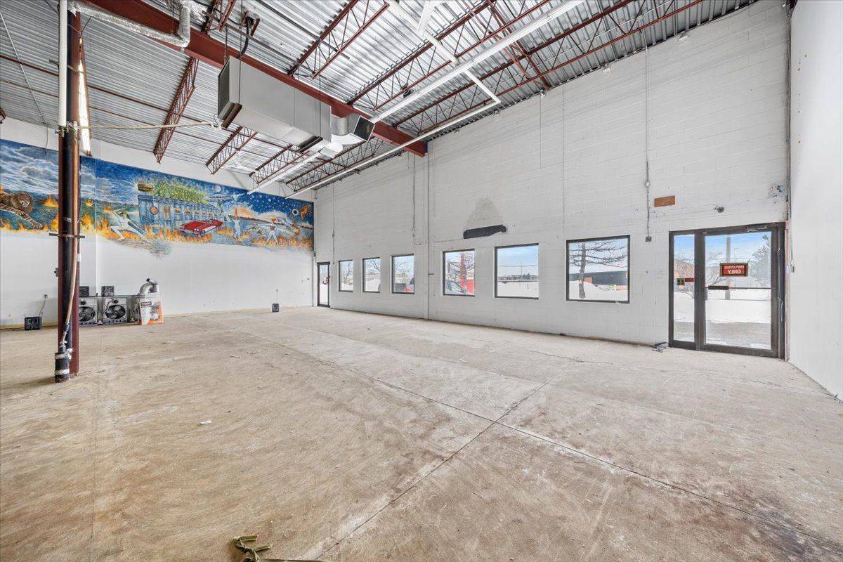 716 Industrial AVE, Alta Vista And Area, ON K1G 0Y9