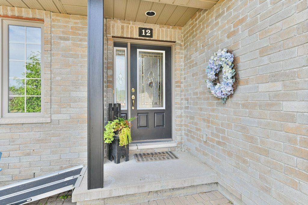12 Stonegate CRES, Quinte West, ON K0K 2C0