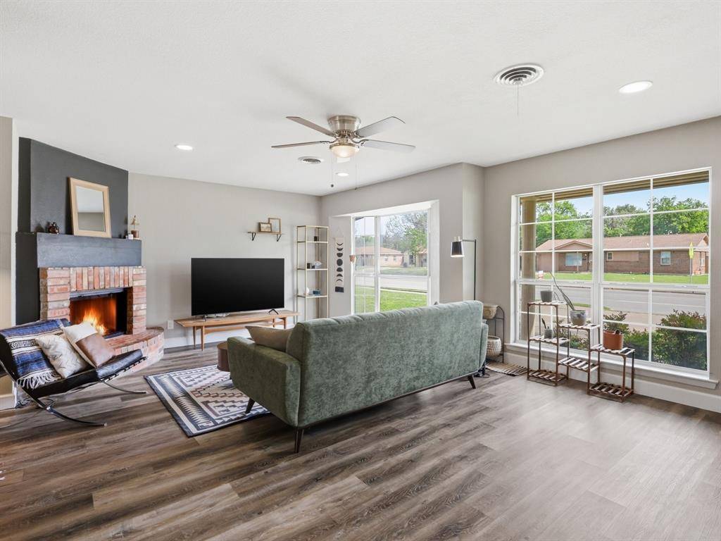 2613 W Rochelle Road, Irving, TX 75062