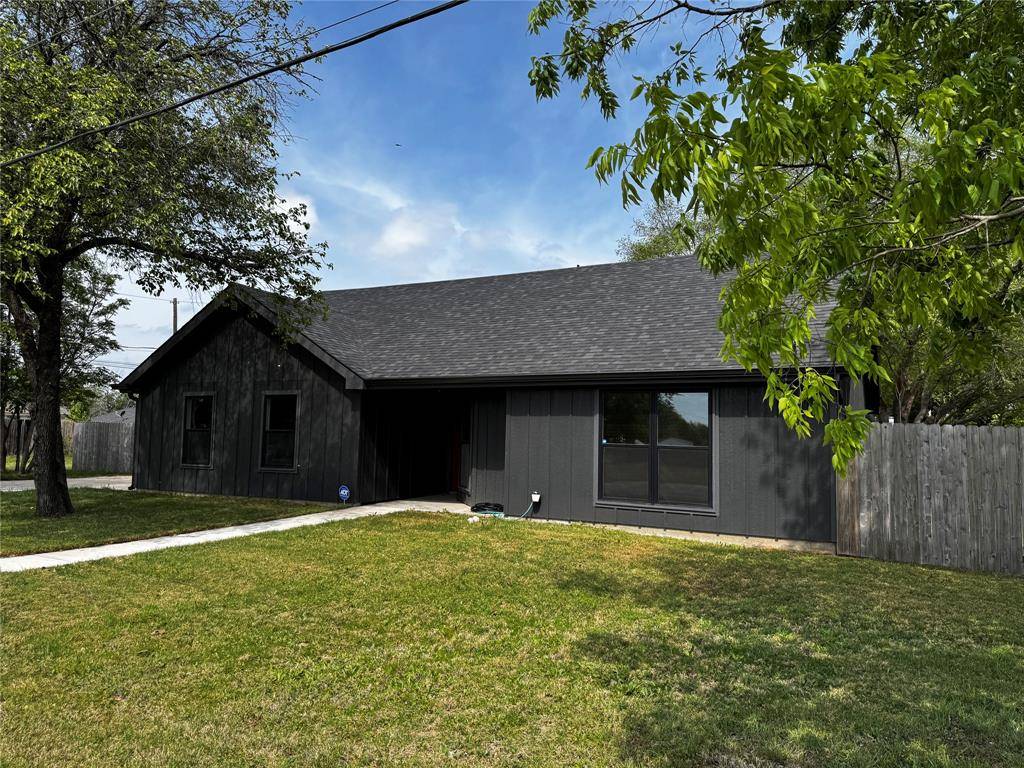 100 W Hoover Avenue, Whitney, TX 76692