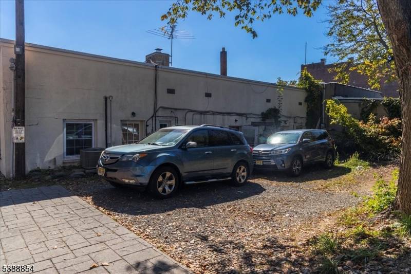 18-20 Main St, Clinton Town, NJ 08809