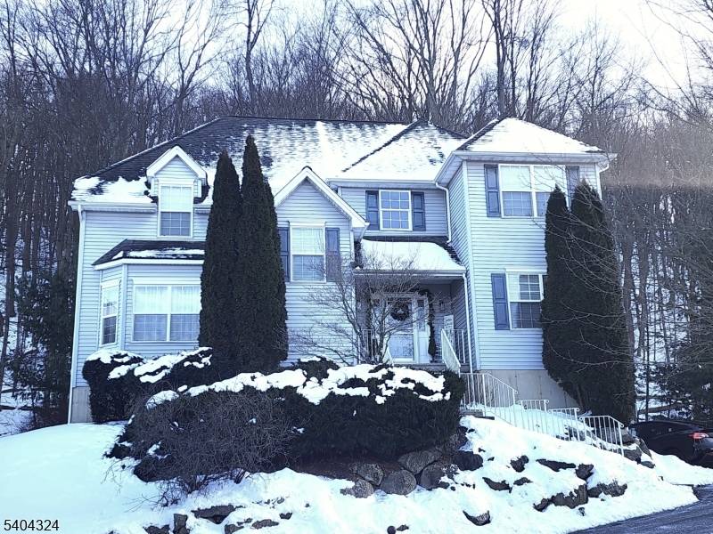 17 Bowers Dr, Allamuchy Twp., NJ 07840