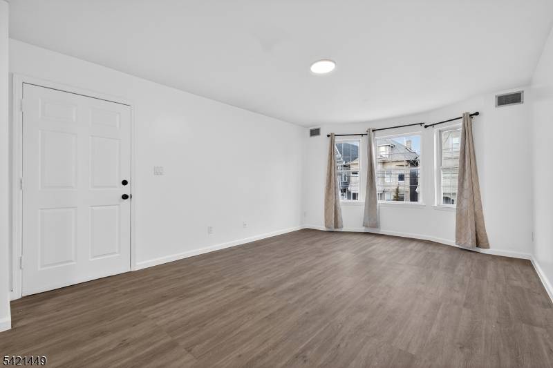 452 Marshall St, Elizabeth City, NJ 07206