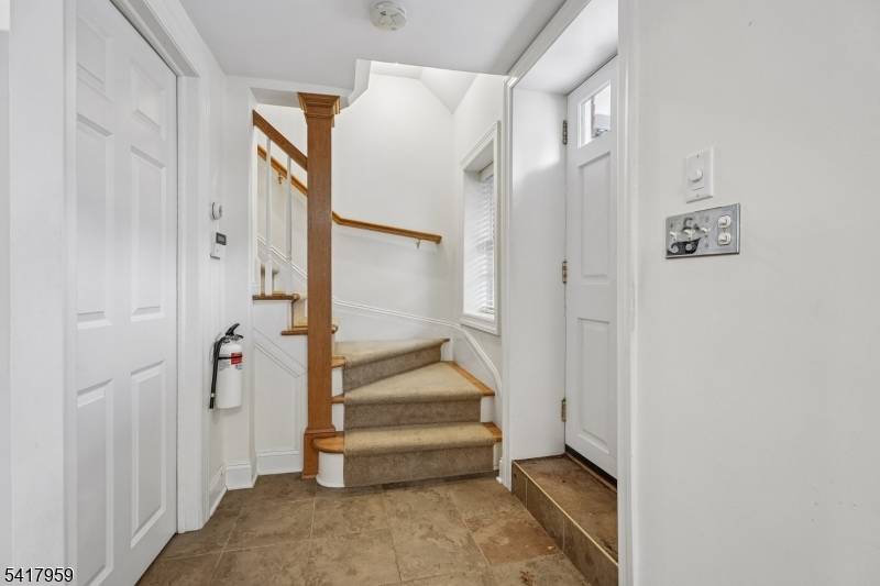 35 Dehart St, Morristown Town, NJ 07960