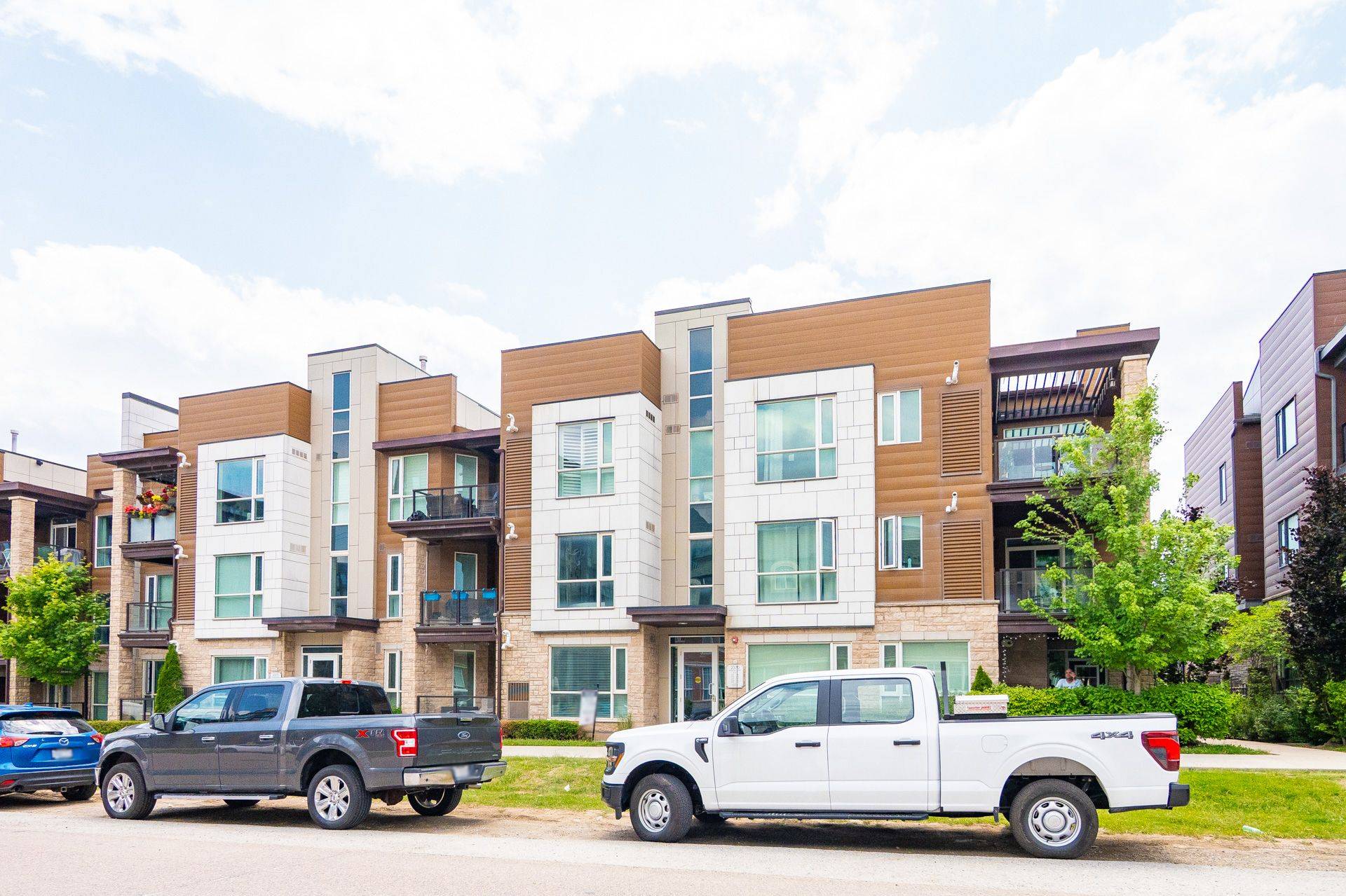 2370 Khalsa Gate #306, Oakville, ON L6M 1P5