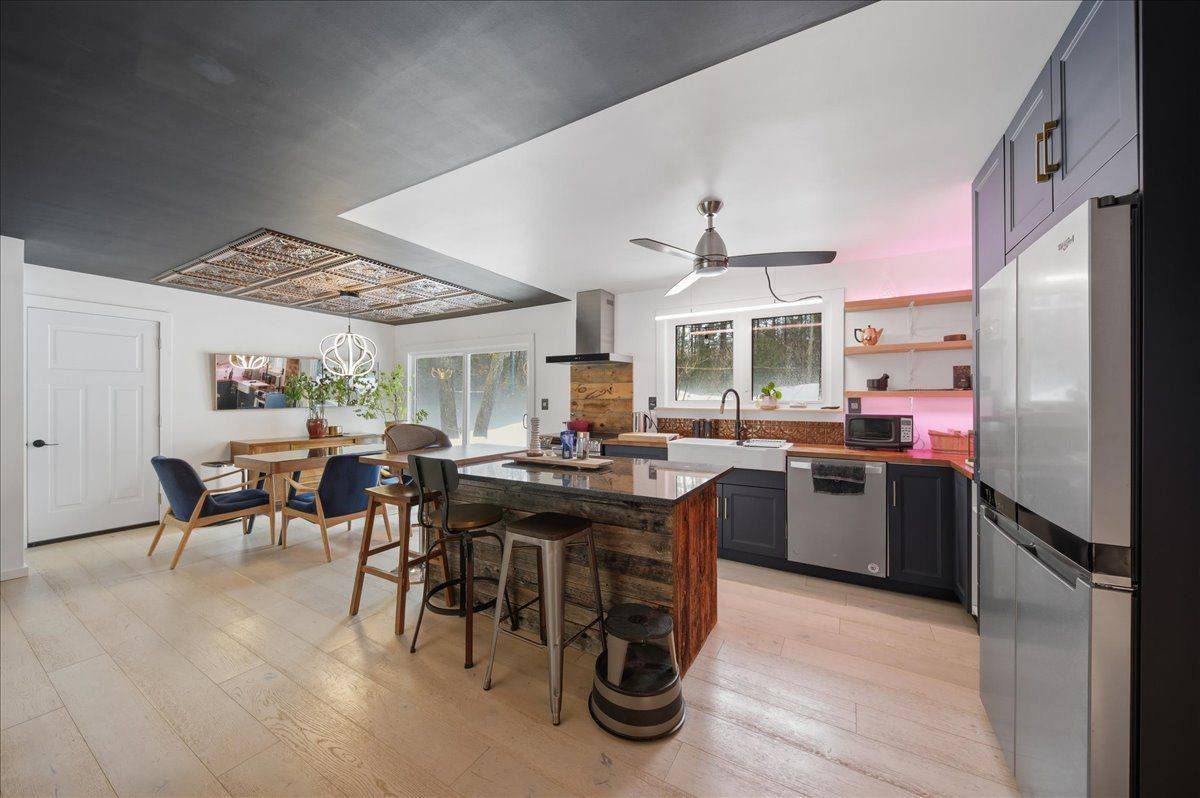 1460 Peterson RD, Bracebridge, ON P1L 1X1