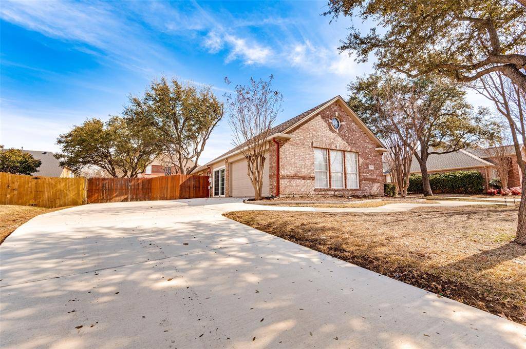 2908 Saint Vincent Drive, Mansfield, TX 76063