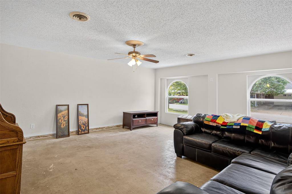 14843 Green Valley Drive, Balch Springs, TX 75180