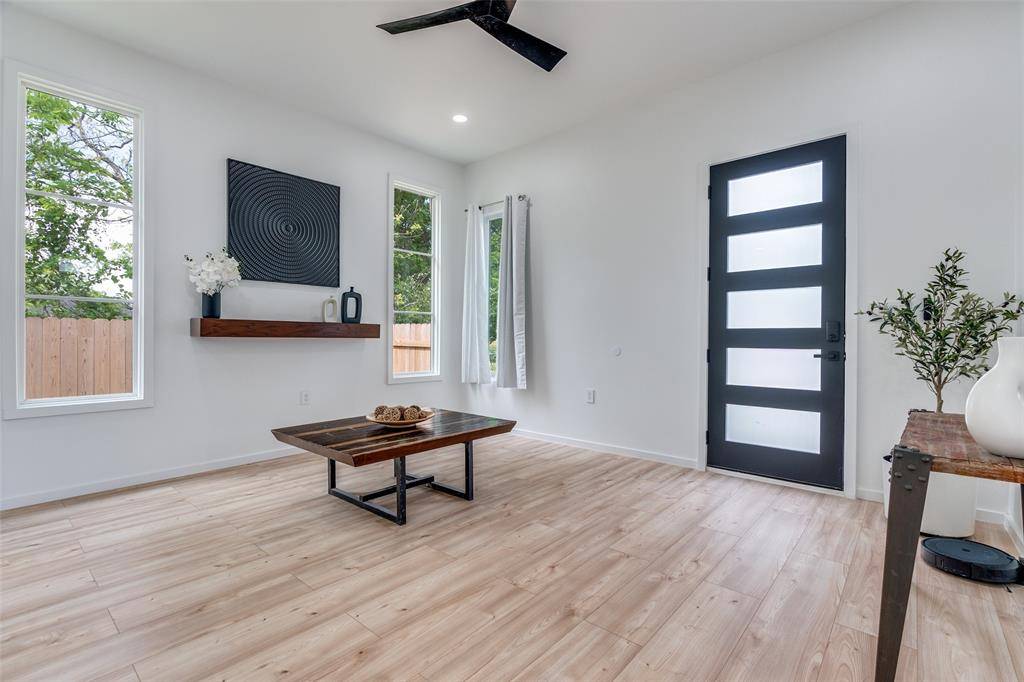 3608 Metropolitan Avenue, Dallas, TX 75210