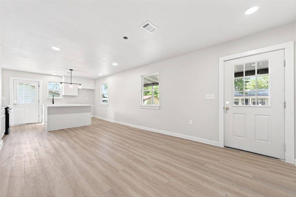 247 Wells Street, Emory, TX 75440