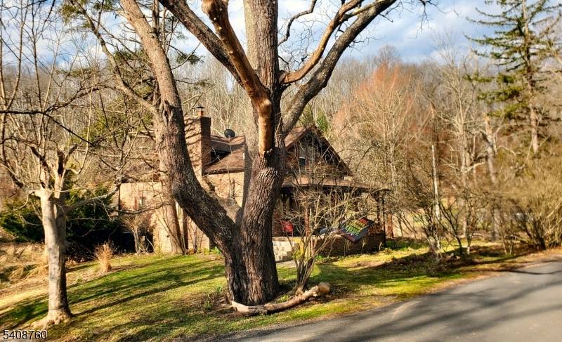 69 Kostenbader Rd, Hope Twp., NJ 07825