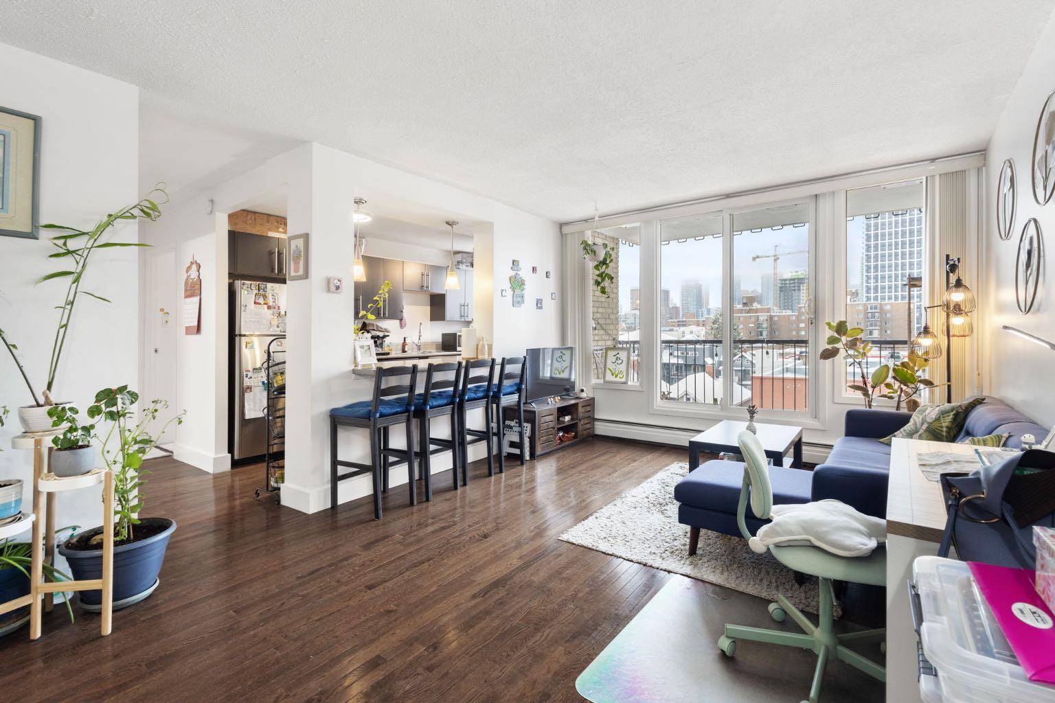 505 19 AVE SW #408, Calgary, AB T2S 0E4