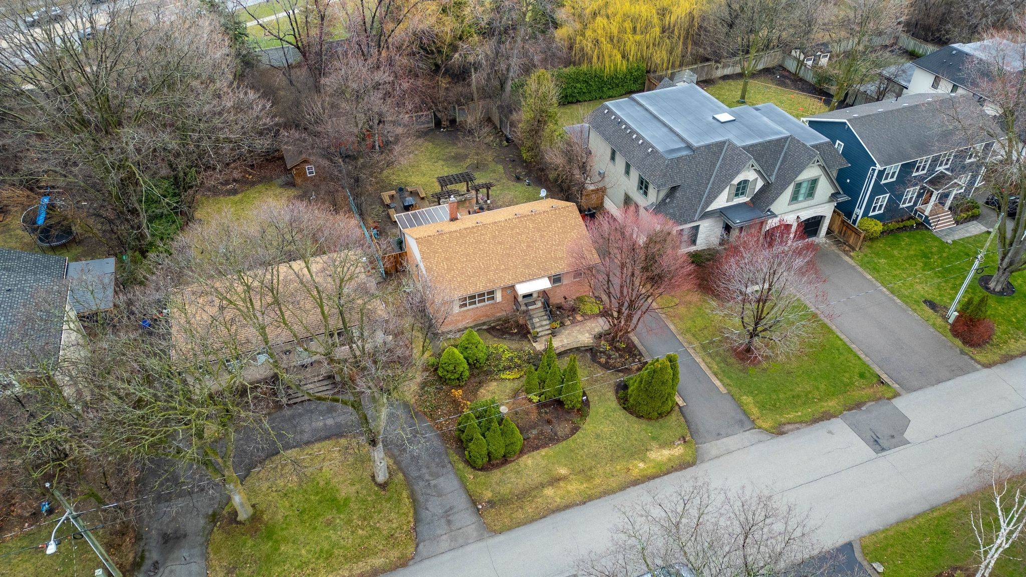 1051 Melvin AVE, Oakville, ON L6J 2V8