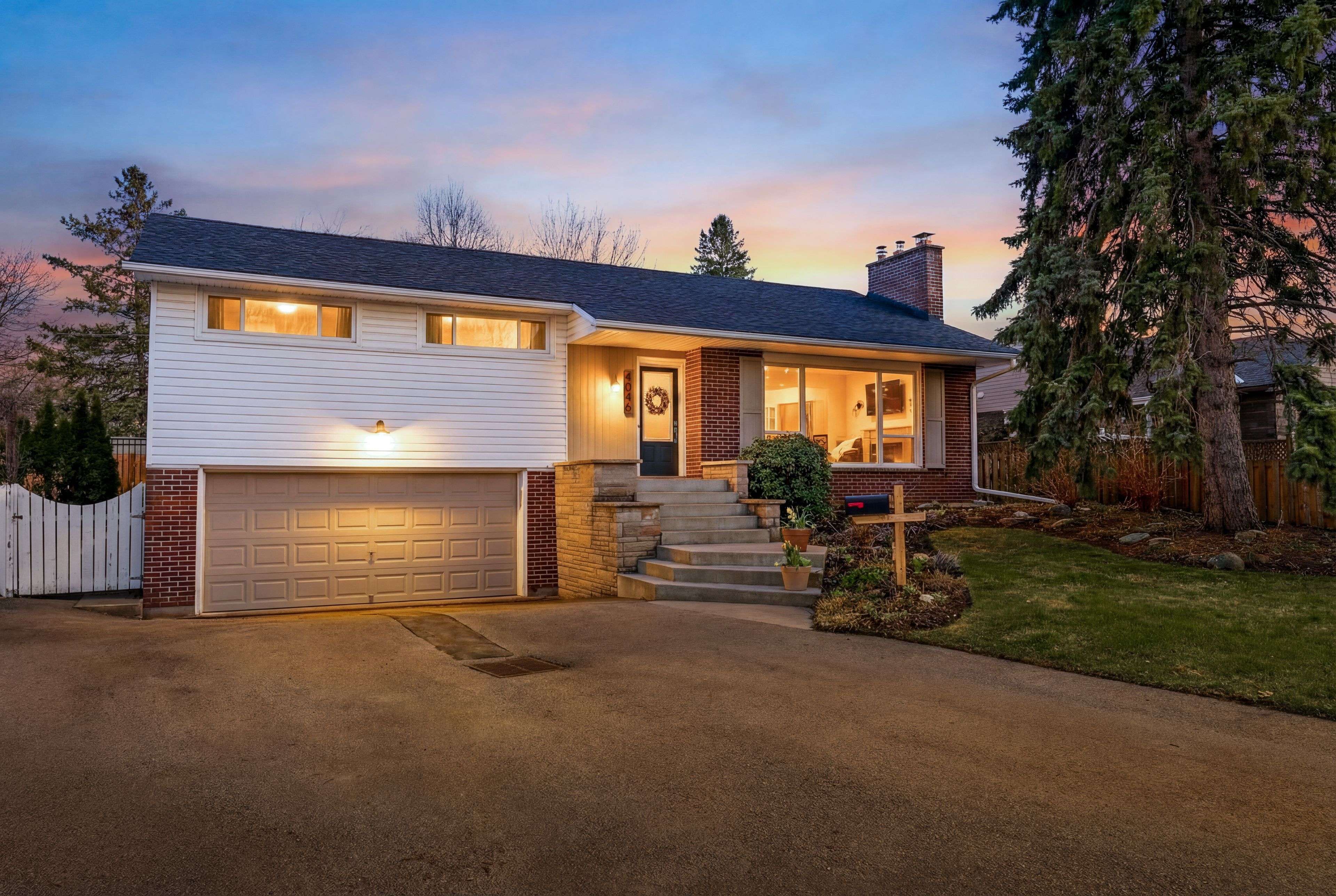 4046 Grapehill AVE, Burlington, ON L7L 1R2