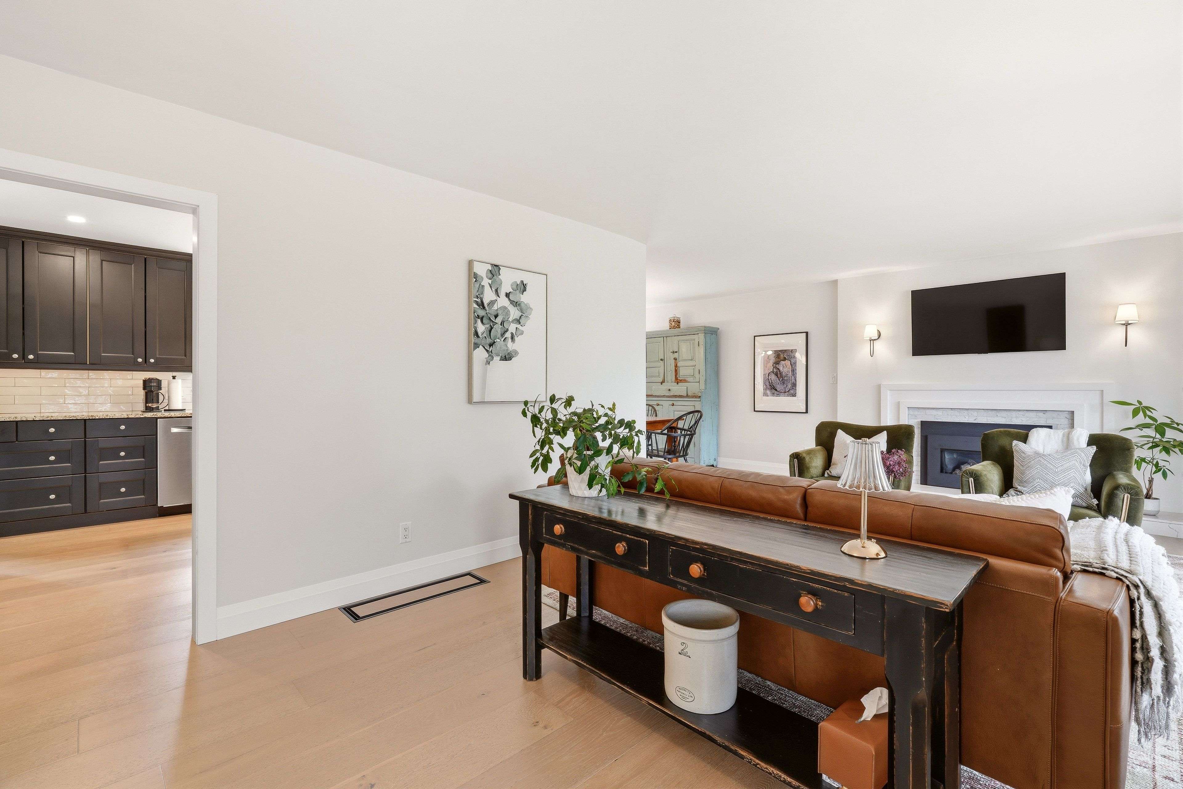 4046 Grapehill AVE, Burlington, ON L7L 1R2